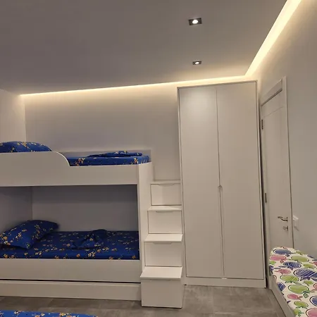 Appartement Arla House *
